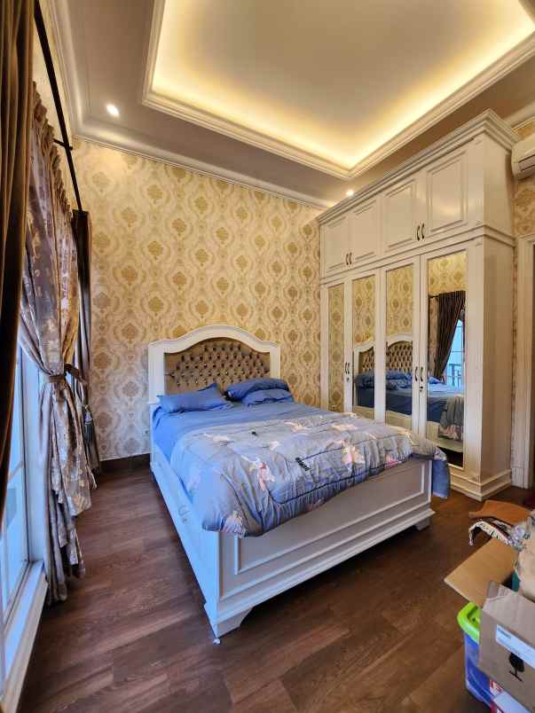 dijual rumah jalan bintang sakti