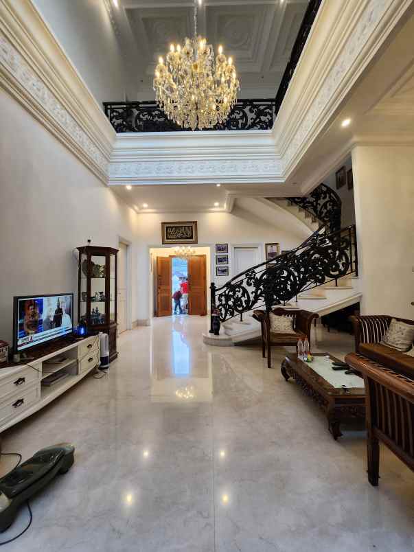 dijual rumah jalan bintang sakti