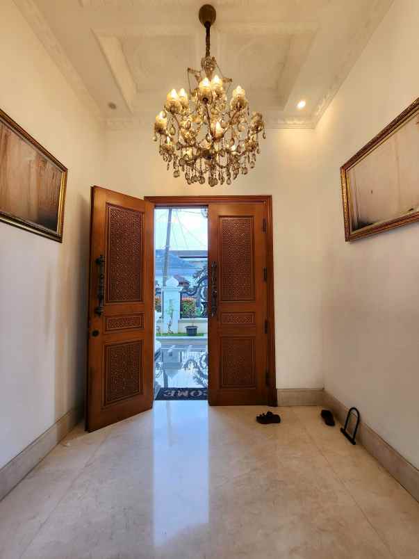 dijual rumah jalan bintang sakti