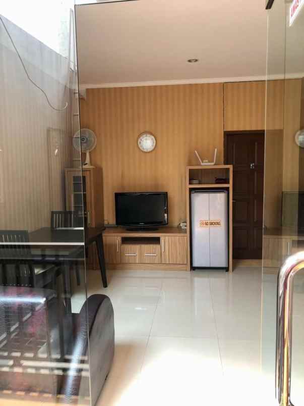 dijual rumah jalan bintaro sektor 3
