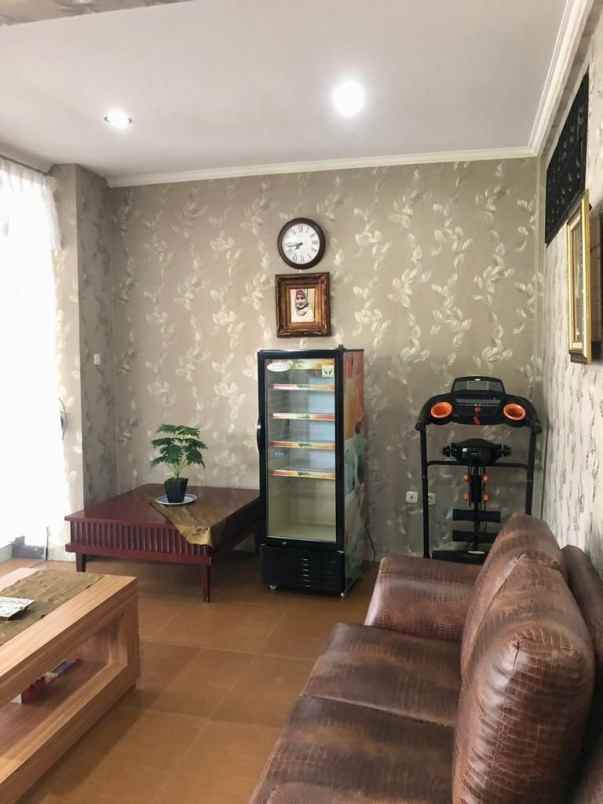 dijual rumah jalan bintaro sektor 3