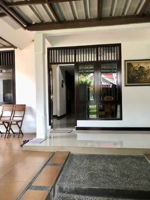 dijual rumah jalan bintaro sektor 3