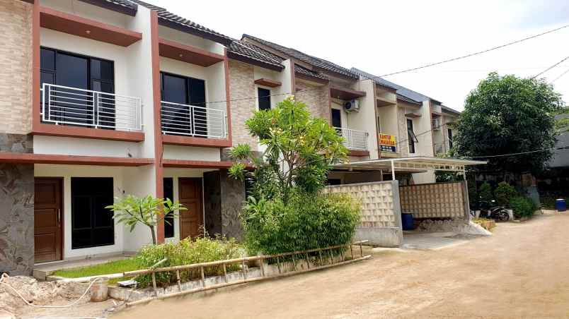 dijual rumah jalan gunung putri bojong