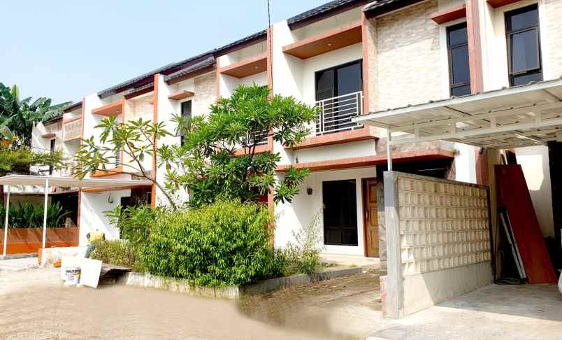 dijual rumah jalan gunung putri bojong