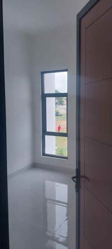 dijual rumah jalan gunung putri bojong