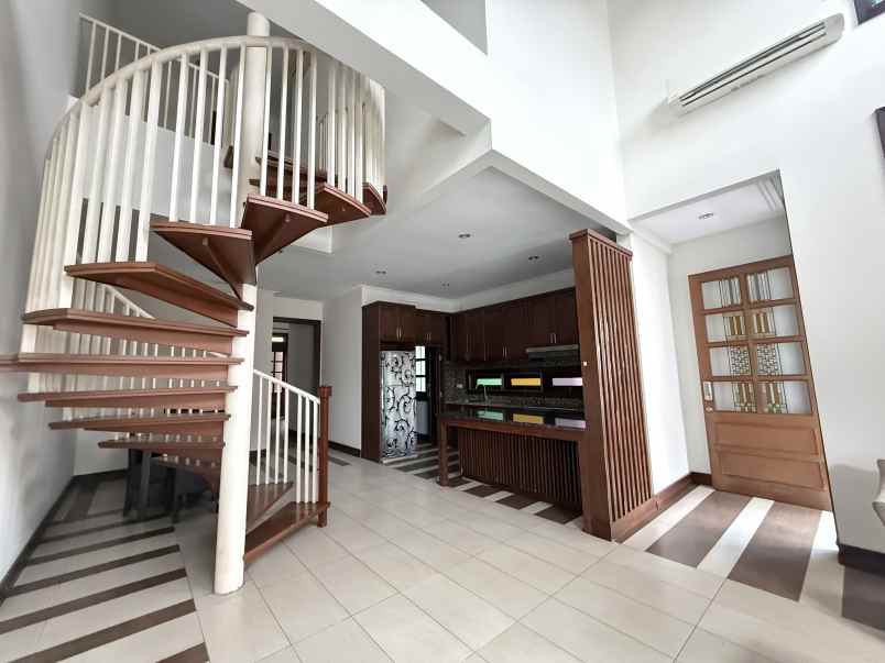 dijual rumah jalan hos cokroaminoto