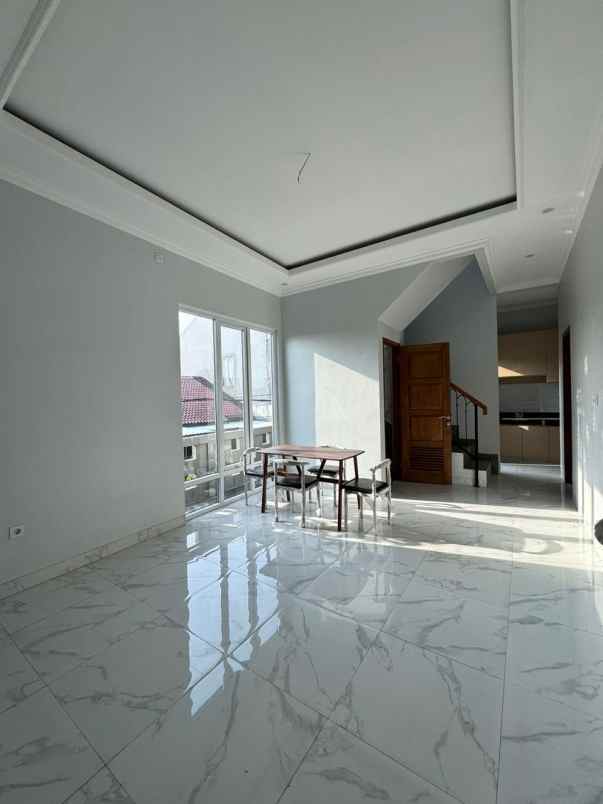 dijual rumah jalan limo raya