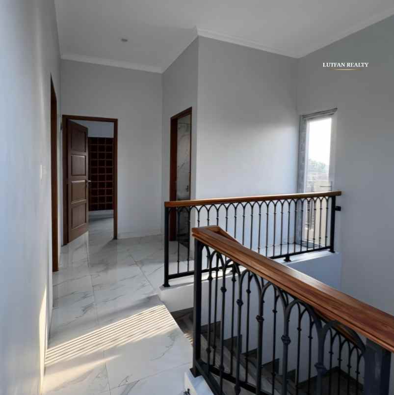 dijual rumah jalan limo raya