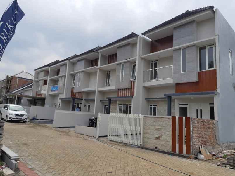 dijual rumah jalan mojorejo batu