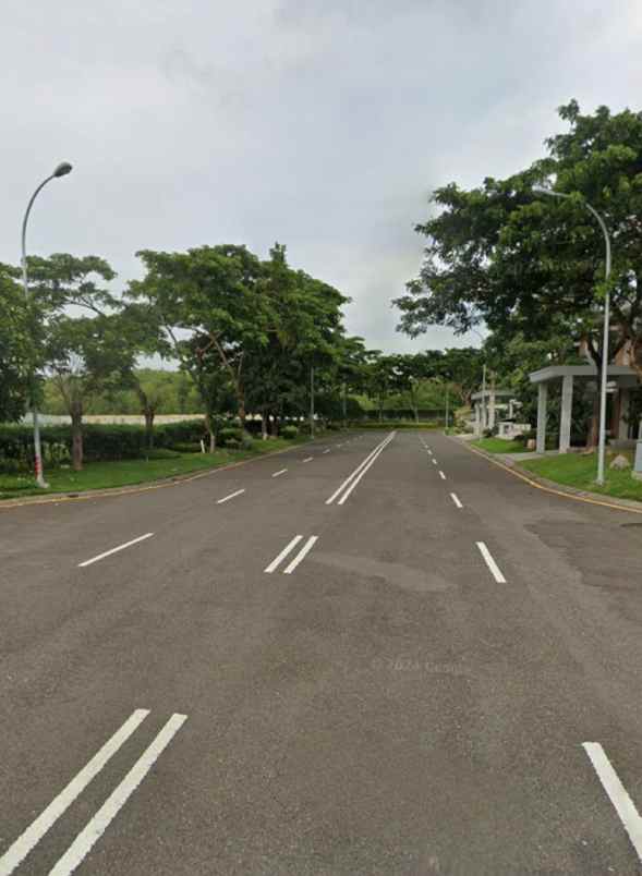 dijual rumah jalan pakuwon city