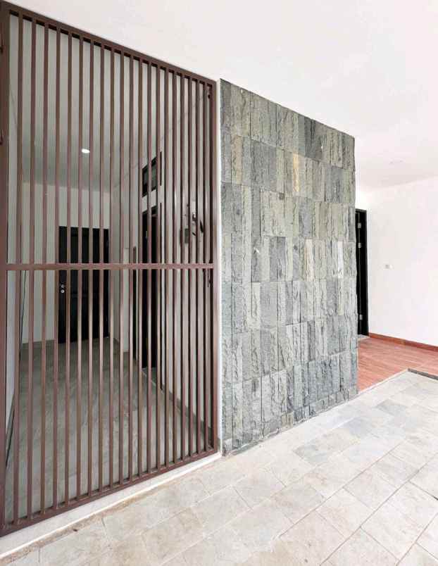 dijual rumah jalan raya ciputat