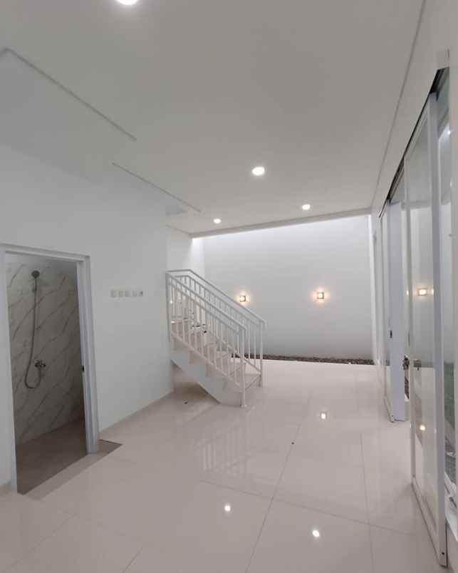 dijual rumah jalan raya jombang ciputat