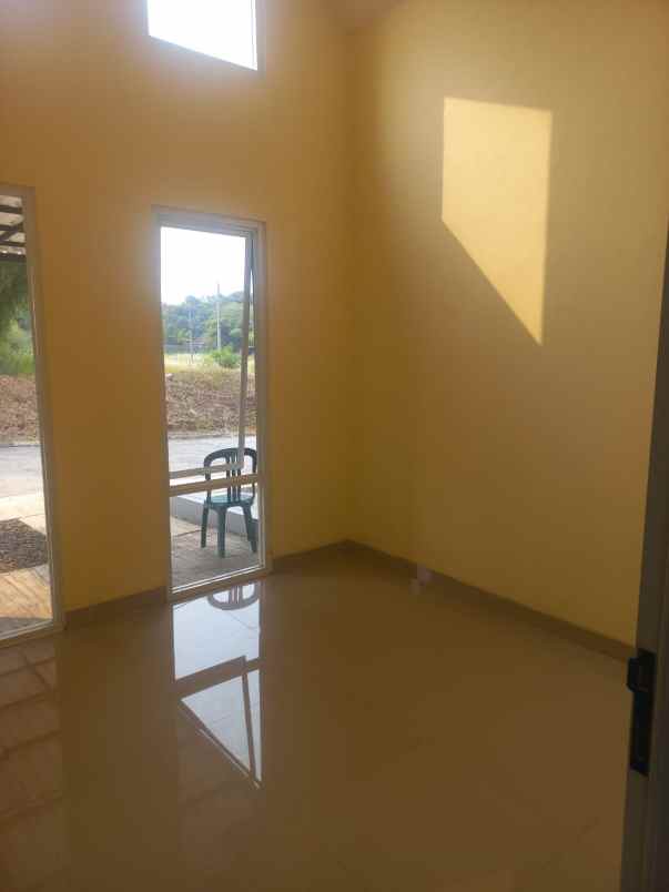 dijual rumah jalan raya kalisuren