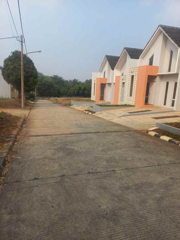 dijual rumah jalan raya kalisuren