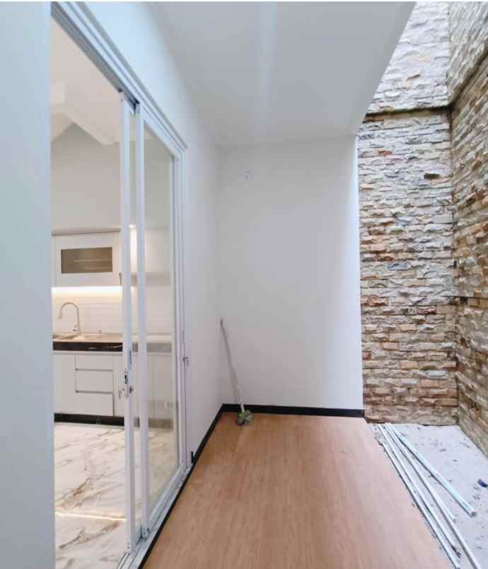 dijual rumah jalan raya komplek dki joglo