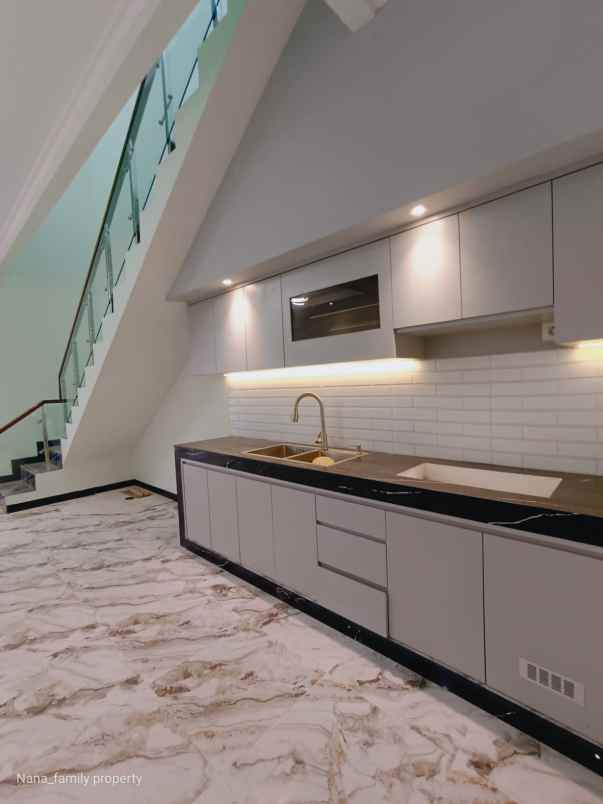 dijual rumah jalan raya larangan joglo