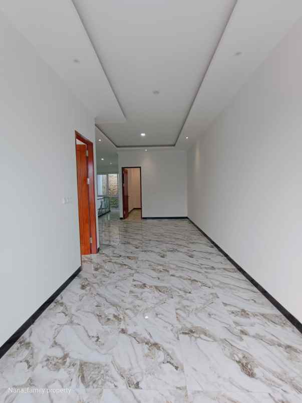 dijual rumah jalan raya larangan joglo