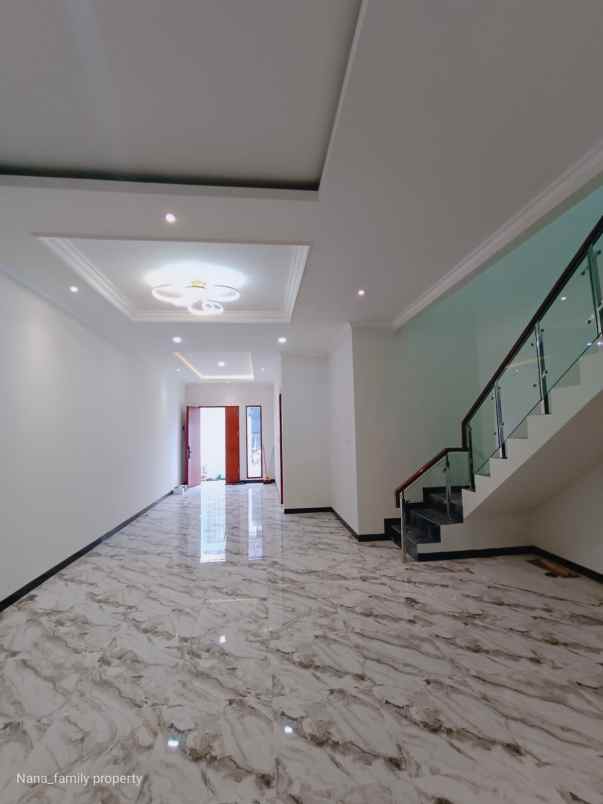 dijual rumah jalan raya larangan joglo