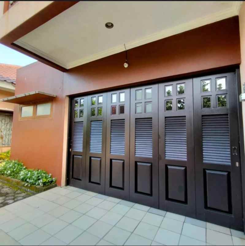dijual rumah jalan raya margonda depok