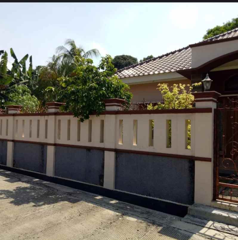 dijual rumah jalan raya margonda depok