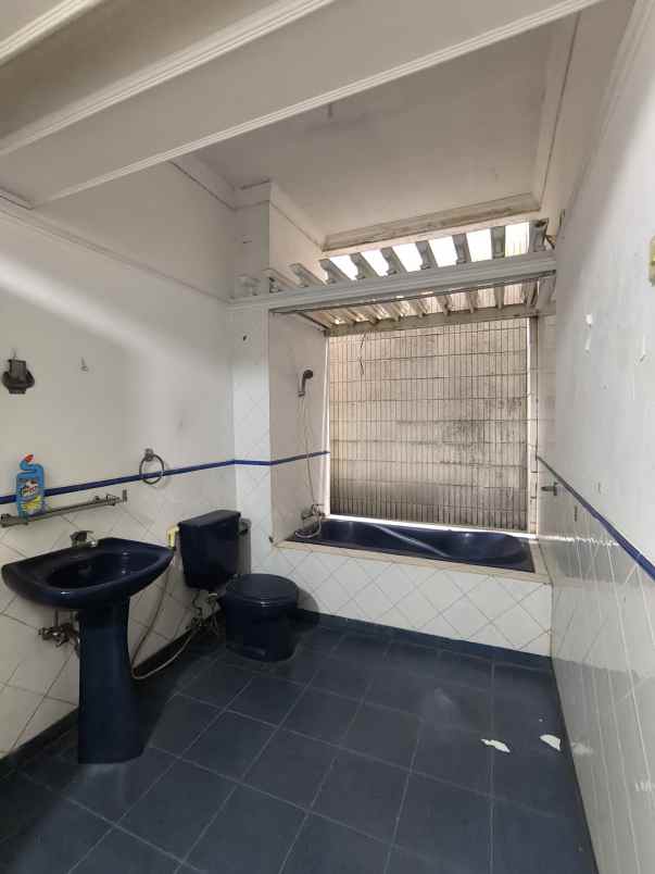 dijual rumah jalan tegal