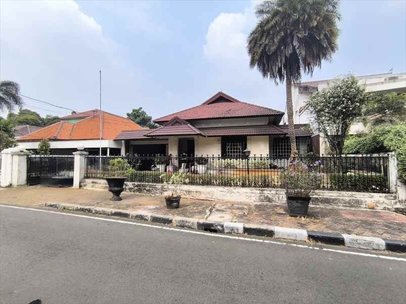 dijual rumah jalan tegal