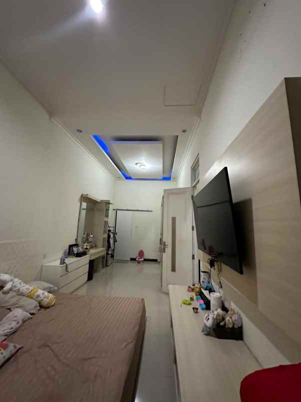 dijual rumah jalan wisma lidah kulon