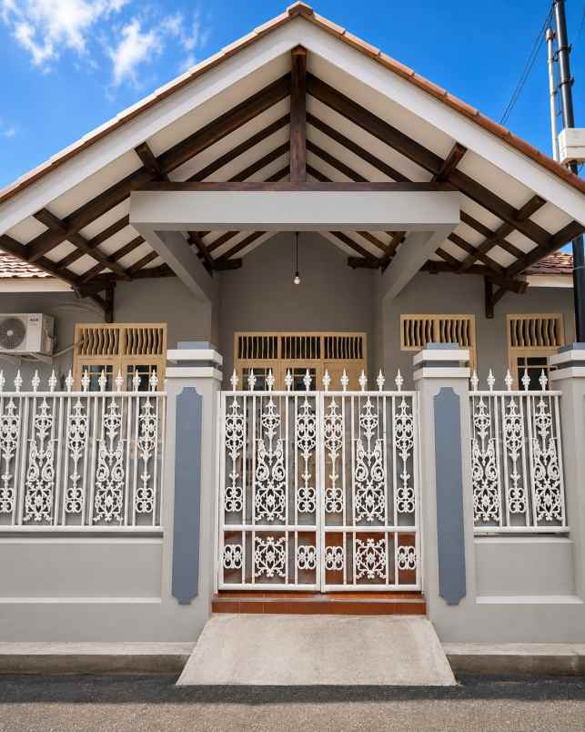 dijual rumah jatinegara kaum