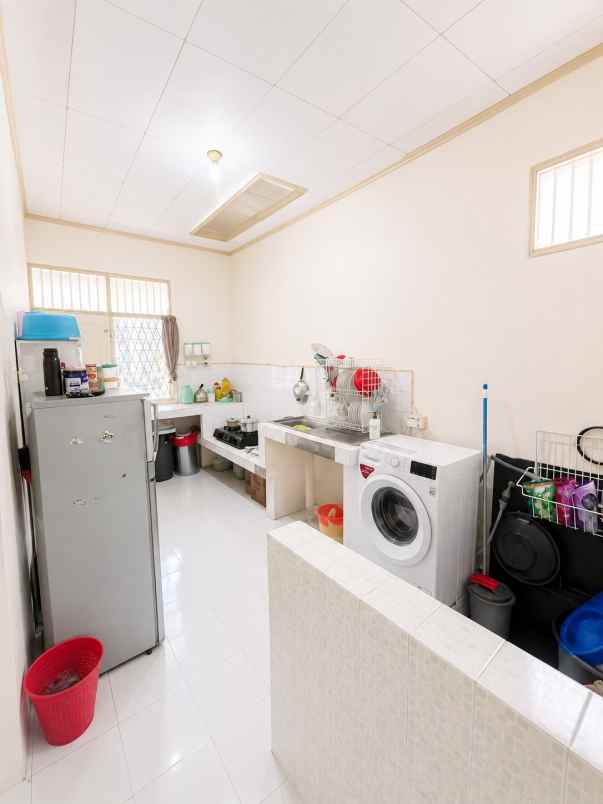 dijual rumah jatinegara kaum