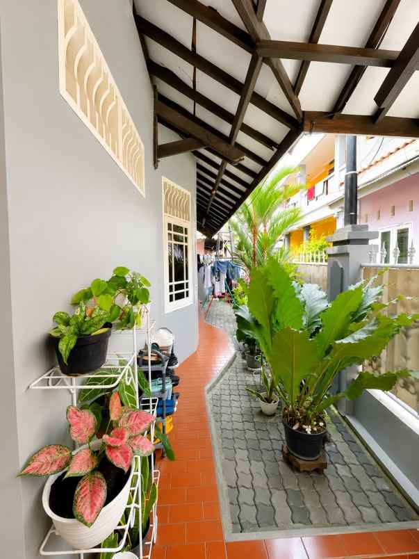 dijual rumah jatinegara kaum