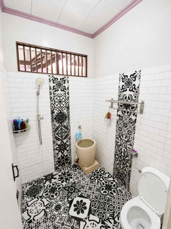 dijual rumah jatinegara kaum