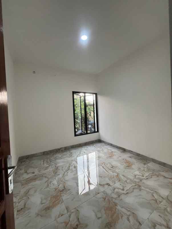 dijual rumah jatisari