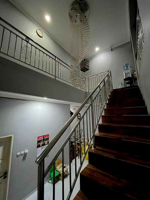 dijual rumah jatiwaringin bekasi