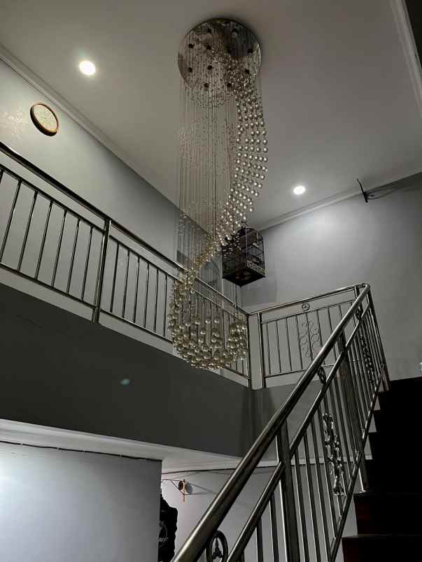 dijual rumah jatiwaringin bekasi