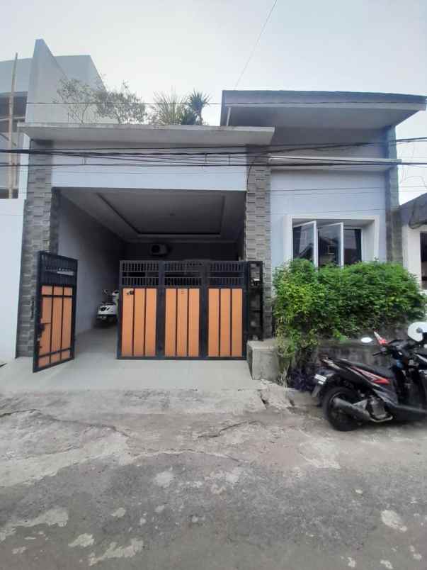 dijual rumah jatiwaringin bekasi