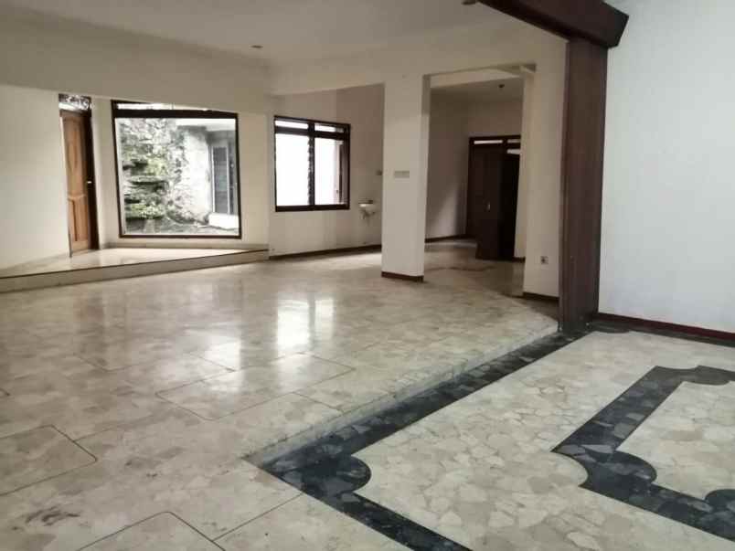 dijual rumah jemursari