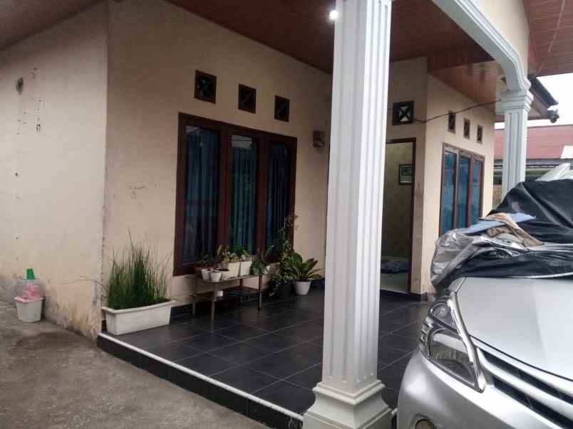 dijual rumah jl adi sucipto