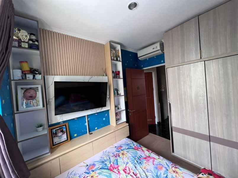 dijual rumah jl alton gading serpong