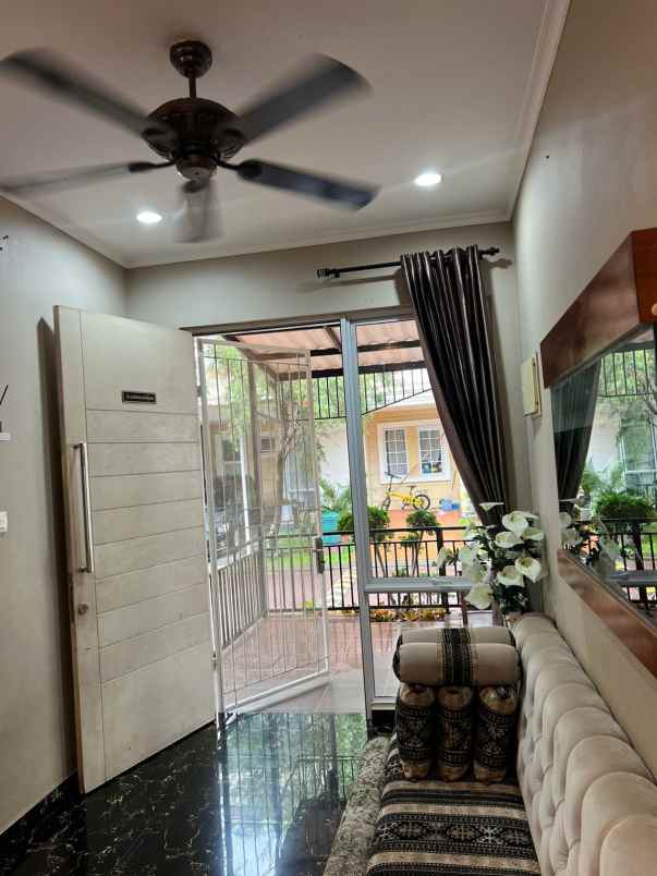 dijual rumah jl alton gading serpong