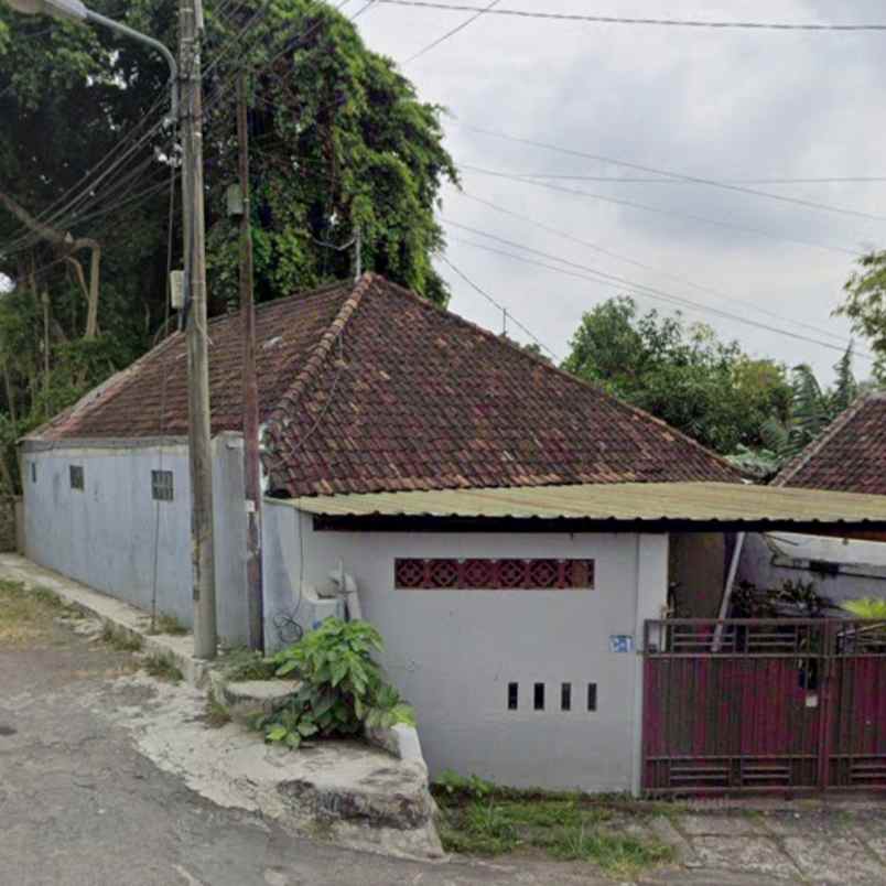 dijual rumah jl antasura