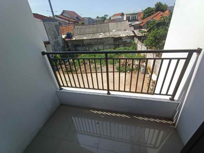 dijual rumah jl bakti abri