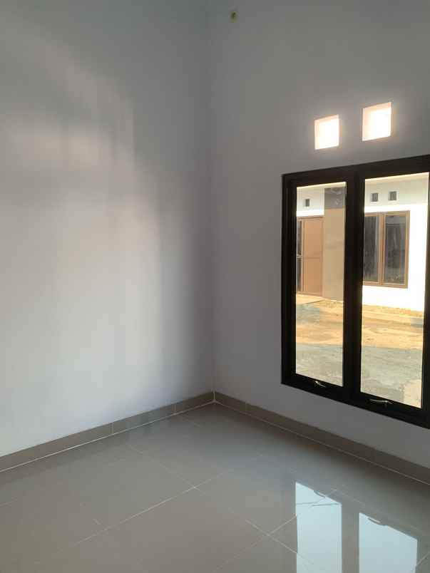 dijual rumah jl bakti abri