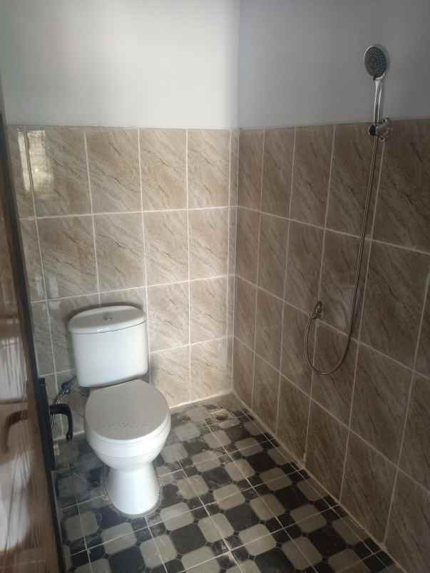 dijual rumah jl bakti abri