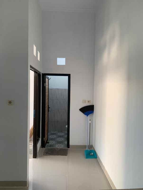 dijual rumah jl bakti abri