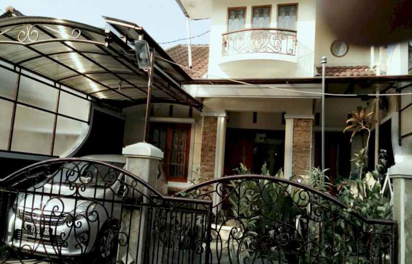dijual rumah jl banjarsari antapani