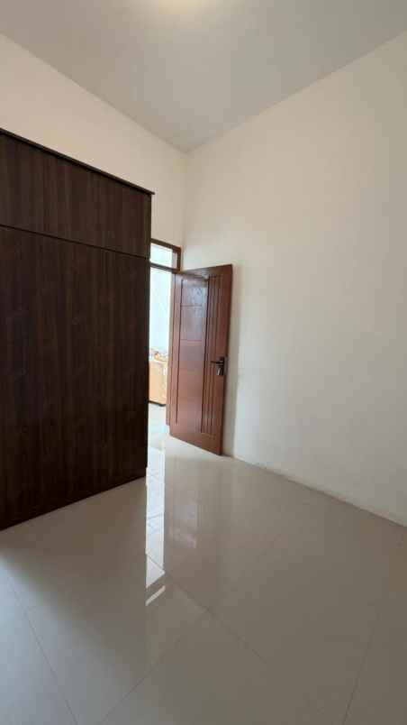 dijual rumah jl cijambe cinunuk cileunyi