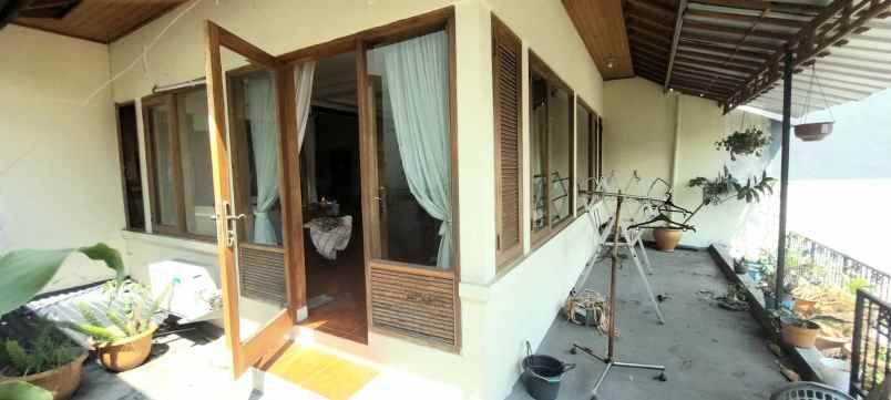 dijual rumah jl dago asri