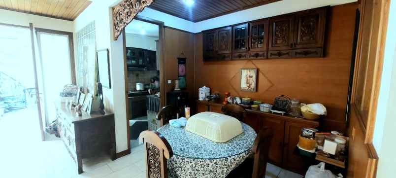 dijual rumah jl dago asri