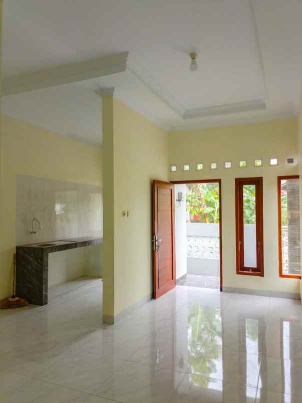 dijual rumah jl godean km 10