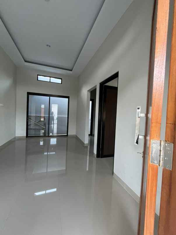 dijual rumah jl godean km 7